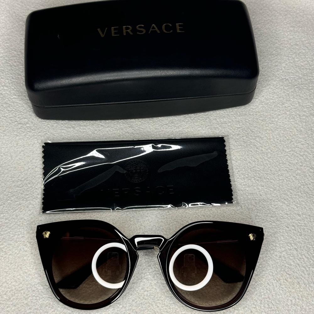 NWOT Versace Sunglasses Brown Sunglasses with Gold Frame